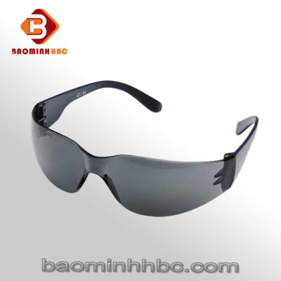 Kính bảo hộ lao động: Loại nào tốt cho mắt của bạn? 2 kính bảo hộ