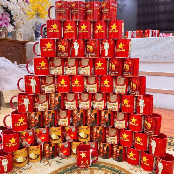 ly sứ in logo ngay quốc khánh