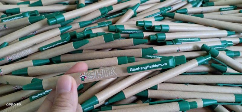 5 Lý Do Nên Chọn Bút Bi Làm Quà Tặng 2 bút bi