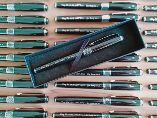 5 Lý Do Nên Chọn Bút Bi Làm Quà Tặng 8 but06 1