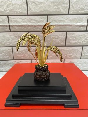 7 Ý Nghĩa Đặc Biệt Của Tượng Bó Lúa Mạ Vàng 4 z7020284189650 54dee936ebdaa96839165e7dedbec9f1