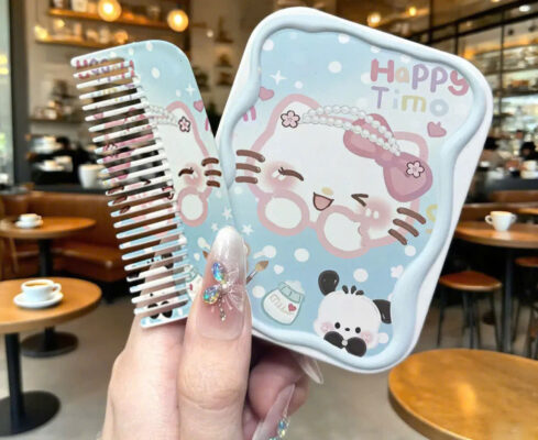 Lược Cầm Tay Hoạt Hình Dễ Thương Kèm Gương