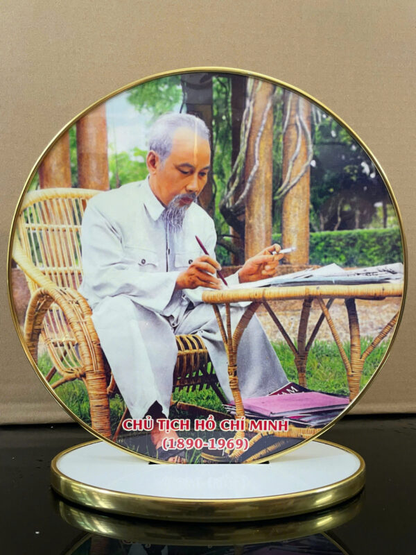 Top 6 Mẫu Đĩa Lưu Niệm Các Lãnh Tụ Việt Nam Sang Trọng Và Ý Nghĩa 1 Đĩa Trưng Bày Hình Các Lãnh Tụ Việt Nam